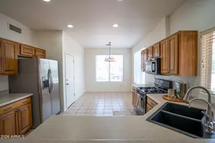 8203 W Tonto Ln, Peoria, AZ 85382 - Photo 17