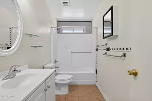 4610 W Laurie Ln, Glendale, AZ 85302 - Photo 9