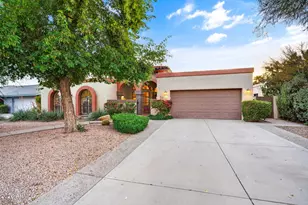 8850 S Los Feliz Dr, Tempe, AZ 85284 - Photo 5