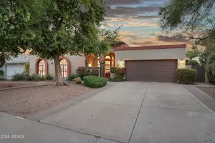 8850 S Los Feliz Dr, Tempe, AZ 85284 - Photo 1