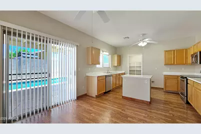 10554 W Louise Drive, Peoria, AZ 85383 - Photo 9