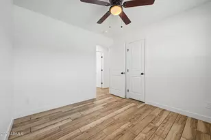 428 E Desert Dr, Phoenix, AZ 85042 - Photo 21