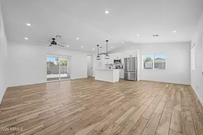 428 E Desert Drive, Phoenix, AZ 85042 - Photo 7