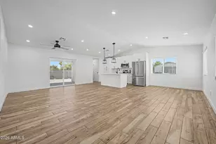 428 E Desert Dr, Phoenix, AZ 85042 - Photo 7