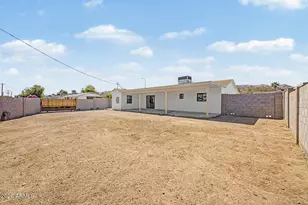 428 E Desert Dr, Phoenix, AZ 85042 - Photo 25