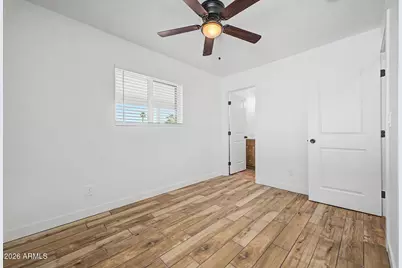 428 E Desert Drive, Phoenix, AZ 85042 - Photo 15