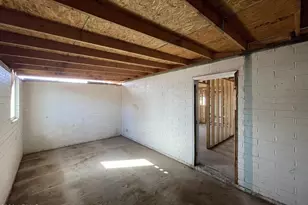 5031 S 36th Dr, Phoenix, AZ 85041 - Photo 7