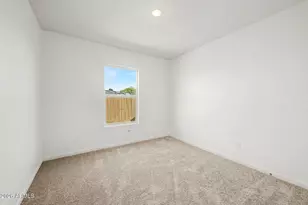 16015 S Naviska Rd, Arizona City, AZ 85123 - Photo 25