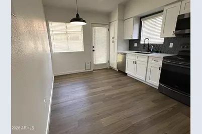 5725 N 68th Avenue, Glendale, AZ 85303 - Photo 5