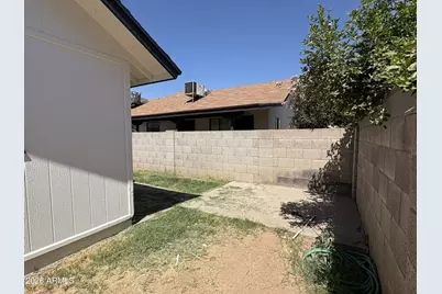 5725 N 68th Avenue, Glendale, AZ 85303 - Photo 19