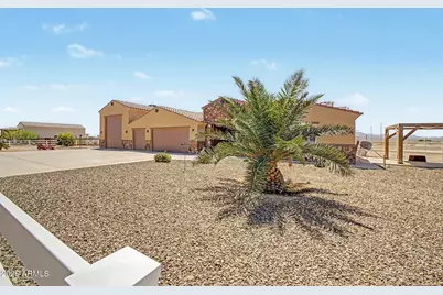 24039 W Cavedale Drive, Wittmann, AZ 85361 - Photo 3