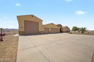 24039 W Cavedale Dr, Wittmann, AZ 85361 - Photo 7