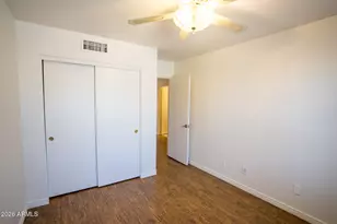 8011 W Laurel Ln, Peoria, AZ 85345 - Photo 15