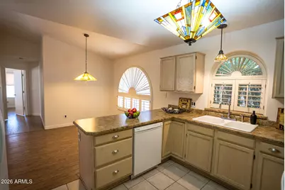 8011 W Laurel Lane, Peoria, AZ 85345 - Photo 7