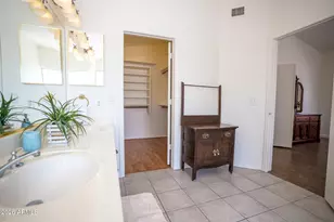 8011 W Laurel Ln, Peoria, AZ 85345 - Photo 21