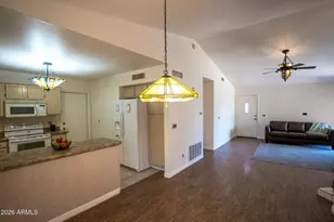 8011 W Laurel Ln, Peoria, AZ 85345 - Photo 5