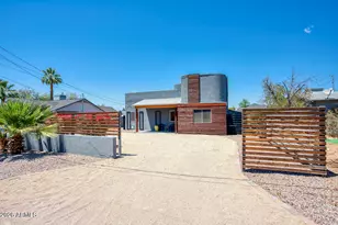 1058 E Whitton Ave, Phoenix, AZ 85014 - Photo 1