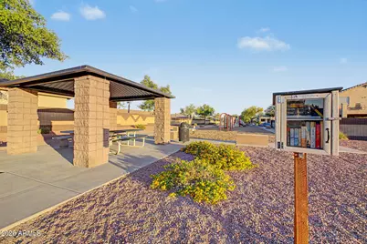 17082 W Northampton Road, Surprise, AZ 85374 - Photo 41
