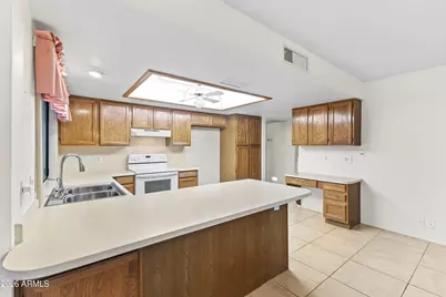 9821 W Oraibi Drive, Peoria, AZ 85382 - Photo 11