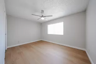 11033 W Elk Ave, Sun City, AZ 85351 - Photo 13