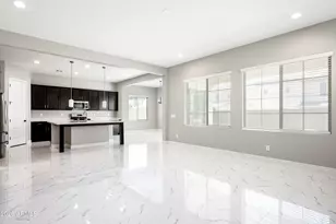 3511 E Crest Ln, Phoenix, AZ 85050 - Photo 9
