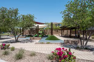 3511 E Crest Ln, Phoenix, AZ 85050 - Photo 33