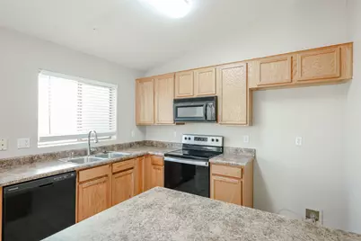 7602 W Encinas Lane, Phoenix, AZ 85043 - Photo 5