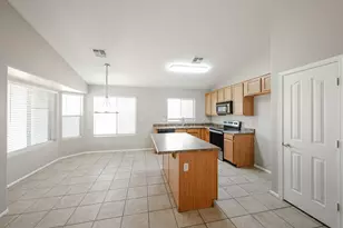 7602 W Encinas Ln, Phoenix, AZ 85043 - Photo 9