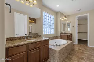 3927 E Waller Ln, Phoenix, AZ 85050 - Photo 9