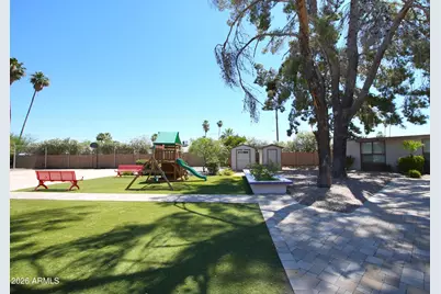 8204 E Monterey Way, Scottsdale, AZ 85251 - Photo 9