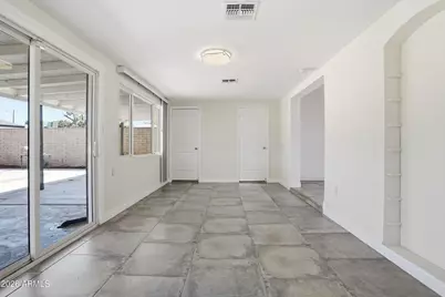 4628 E Holly Street, Phoenix, AZ 85008 - Photo 9