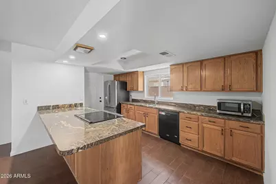 4742 W Paradise Drive, Glendale, AZ 85304 - Photo 3