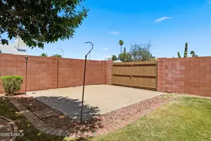 9652 N 35th Ln, Phoenix, AZ 85051 - Photo 33