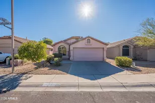 4617 E Abraham Ln, Phoenix, AZ 85050 - Photo 1