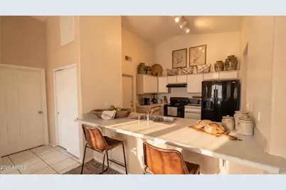 2712 N 90th Lane, Phoenix, AZ 85037 - Photo 7