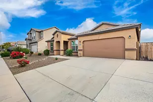 10773 W Swayback Pass, Peoria, AZ 85383 - Photo 5
