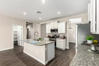 10773 W Swayback Pass, Peoria, AZ 85383 - Photo 17