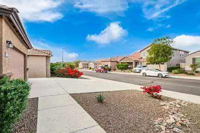 10773 W Swayback Pass, Peoria, AZ 85383 - Photo 7