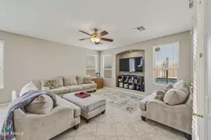 1826 E Valencia Dr, Phoenix, AZ 85042 - Photo 15