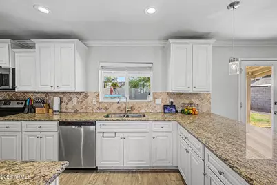 427 W Spur Avenue, Gilbert, AZ 85233 - Photo 13