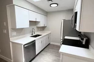 20420 N 6th Dr, Phoenix, AZ 85027 - Photo 3