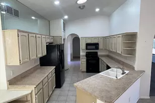 10302 E Coopers Hawk Dr, Sun Lakes, AZ 85248 - Photo 5