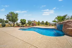 7641 N 175th Ave, Waddell, AZ 85355 - Photo 31