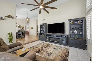 1037 S Scallop Dr, Gilbert, AZ 85233 - Photo 5