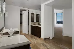 2402 E Esplanade Ln, Phoenix, AZ 85016 - Photo 9