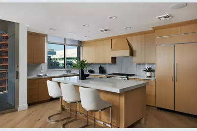 2402 E Esplanade Lane #Unit 902, Phoenix, AZ 85016 - Photo 3