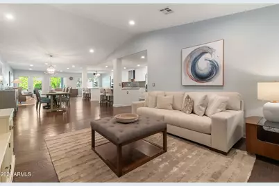 2945 N 47th Place, Phoenix, AZ 85018 - Photo 15