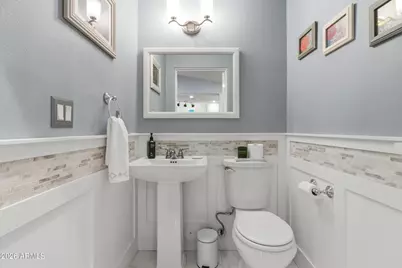 2945 N 47th Place, Phoenix, AZ 85018 - Photo 25