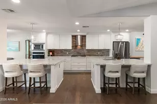 2945 N 47th Pl, Phoenix, AZ 85018 - Photo 3