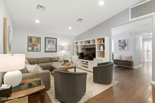 2945 N 47th Pl, Phoenix, AZ 85018 - Photo 11